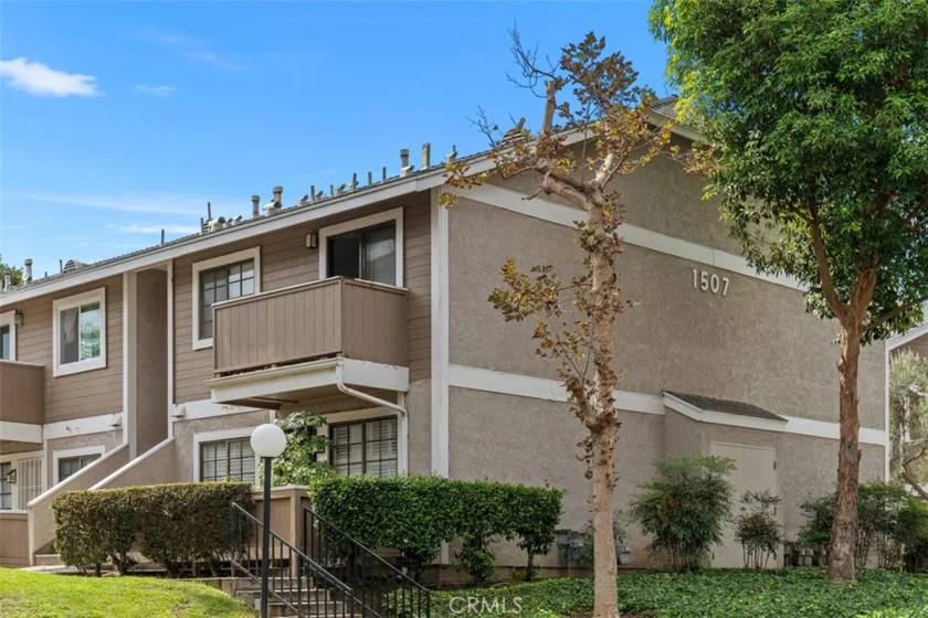 1507 S Raitt photo 2
