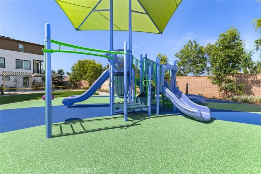 9552 Hannah Way photo 13