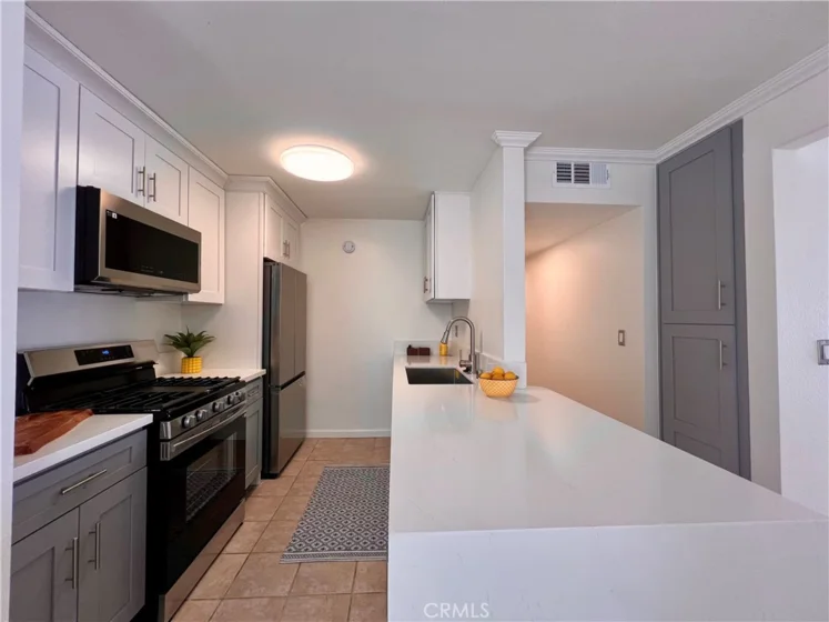 18620 Hatteras Street #285 photo 1