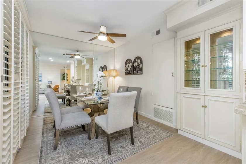 5216 Yarmouth Avenue #105 photo 6