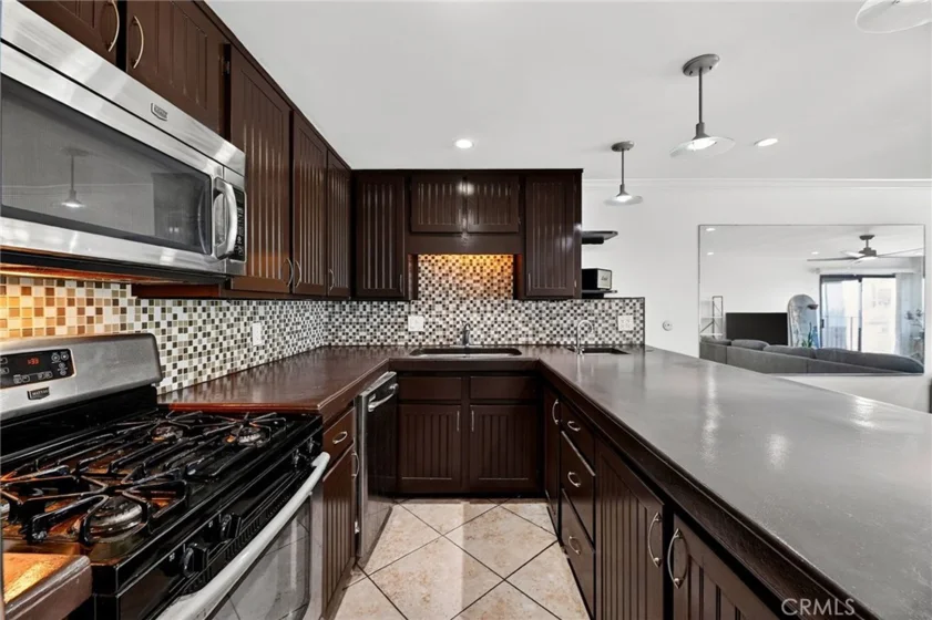 2501 S El Camino Real #204 photo 40