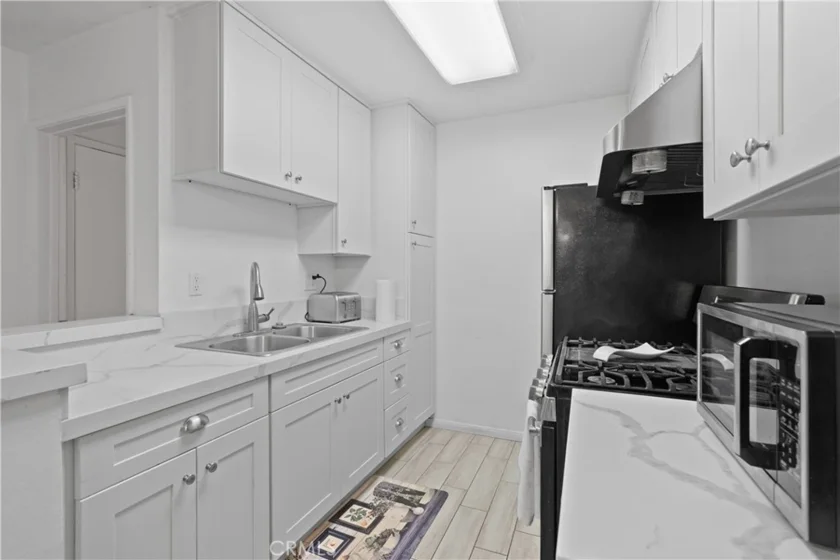 801 S Lyon #A213 photo 16