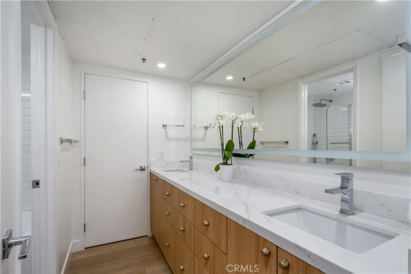 35 Linden photo 19