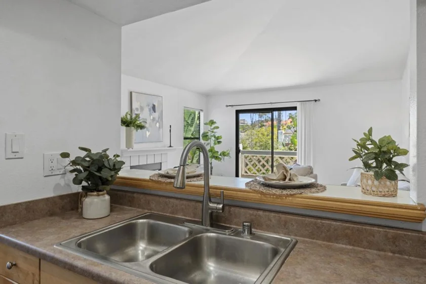 9409 Fairgrove Lane #204 photo 25