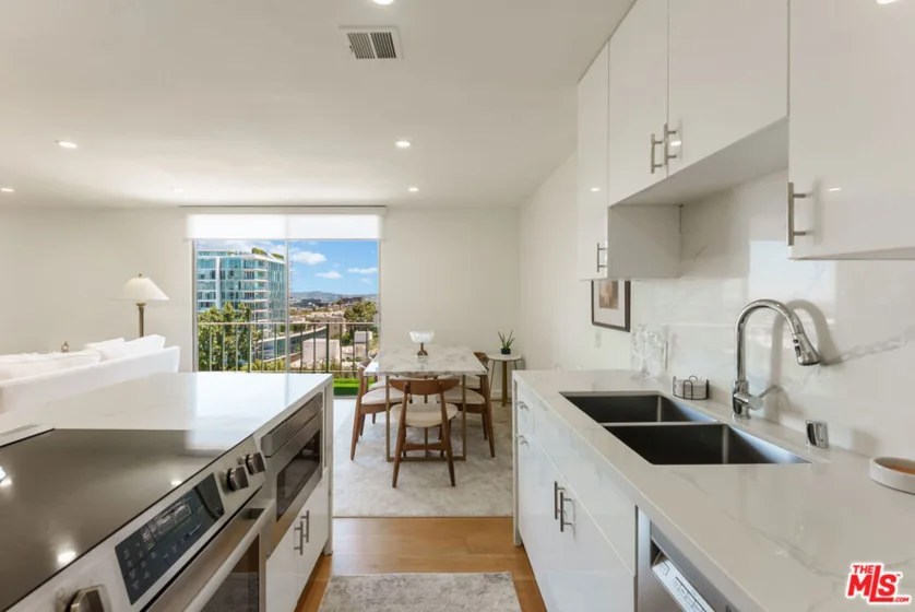 100 S Doheny Drive #811 photo 15