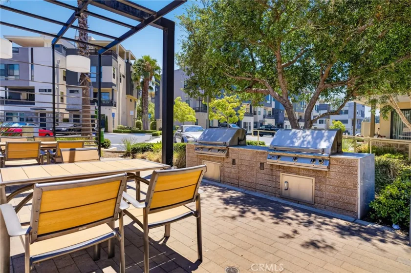 1687 Grand View photo 44