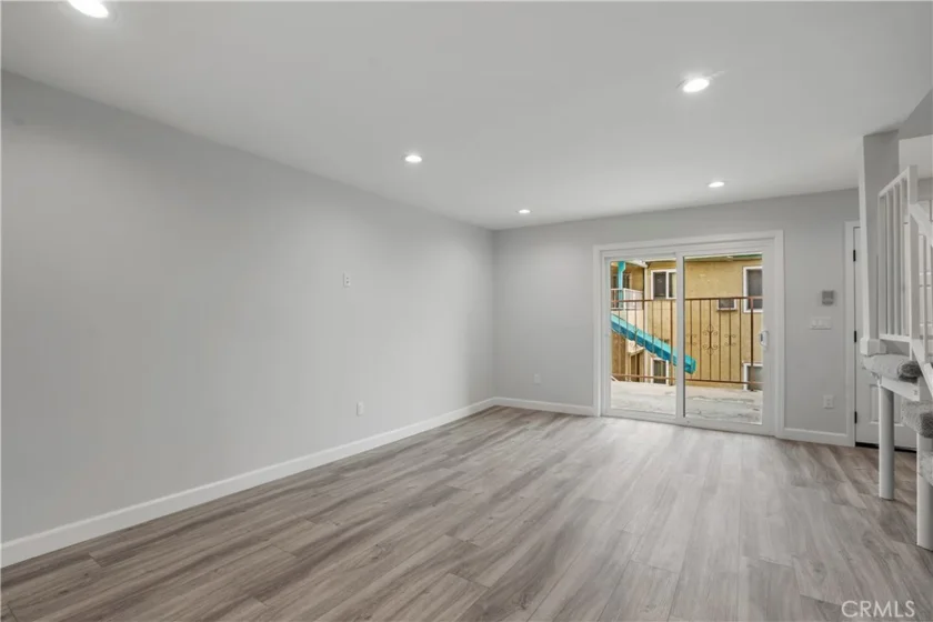 227 E Burbank #C photo 13