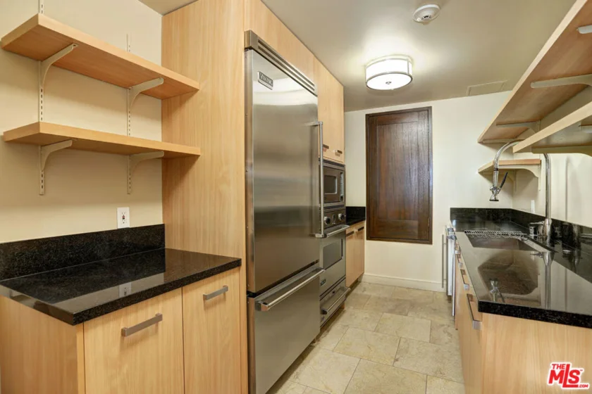 447 N Doheny Drive #102 photo 36