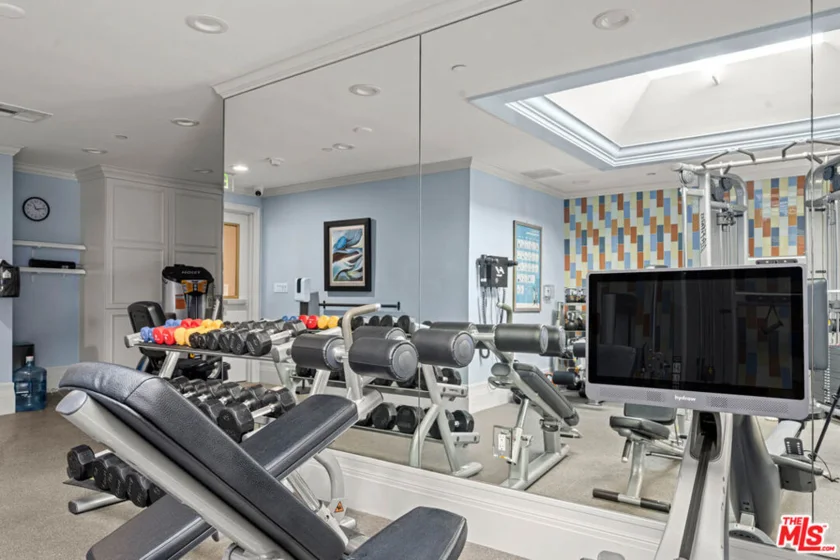 10520 Wilshire Boulevard #802 photo 23