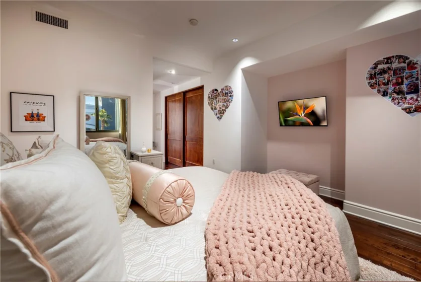 345 E Colorado Boulevard #404 photo 35