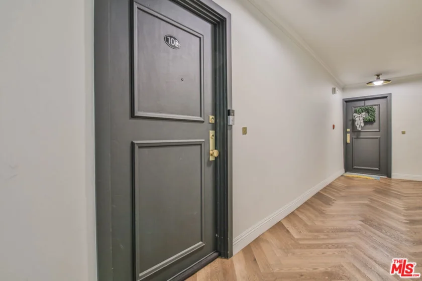 625 N Flores Street #102 photo 10
