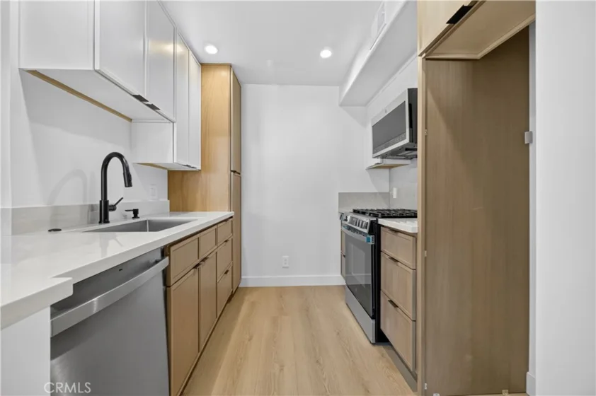 15455 Sherman photo 6