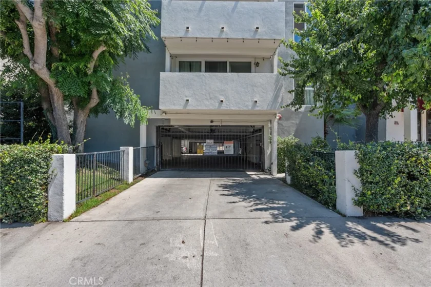 5454 Zelzah Avenue #309 photo 26