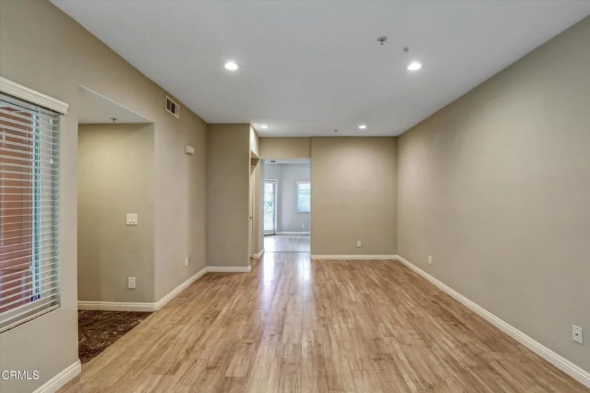 719 E Tujunga #D photo 8