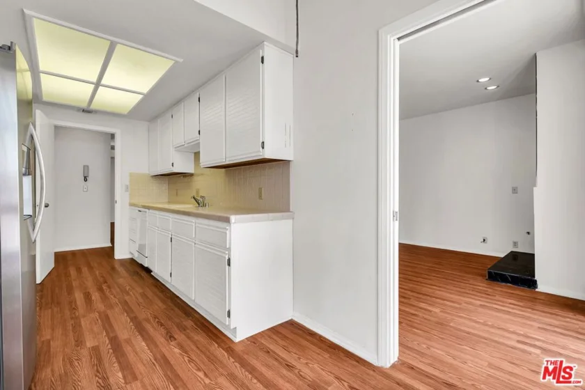 1164 Wellesley Avenue #204 photo 8