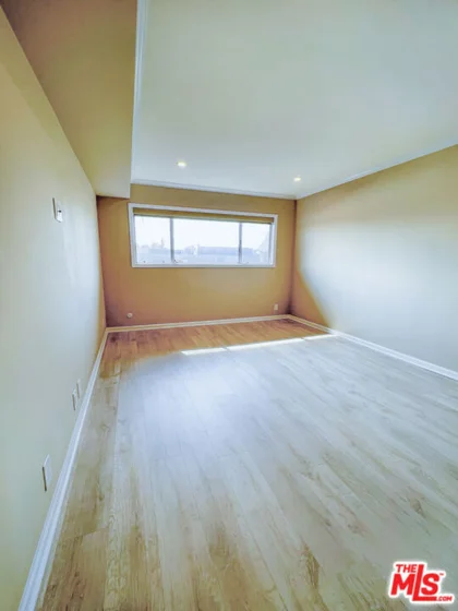 1250 N Kings Road #506 photo 21