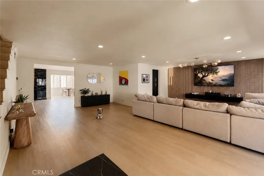 5315 Yarmouth Avenue #104 photo 3
