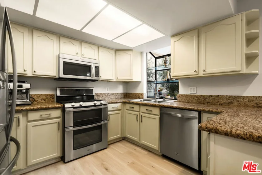 4658 Don Lorenzo Drive #E photo 39