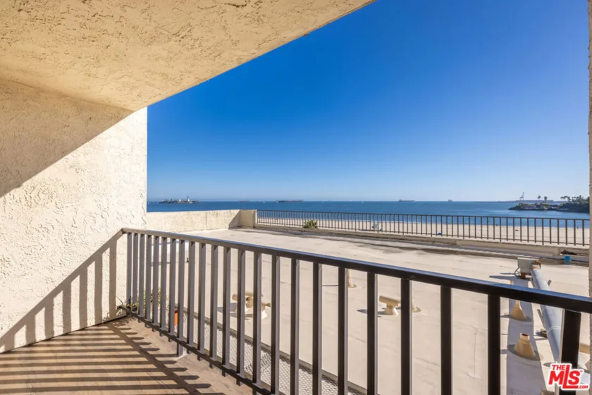 1140 E Ocean Boulevard #114 photo 1