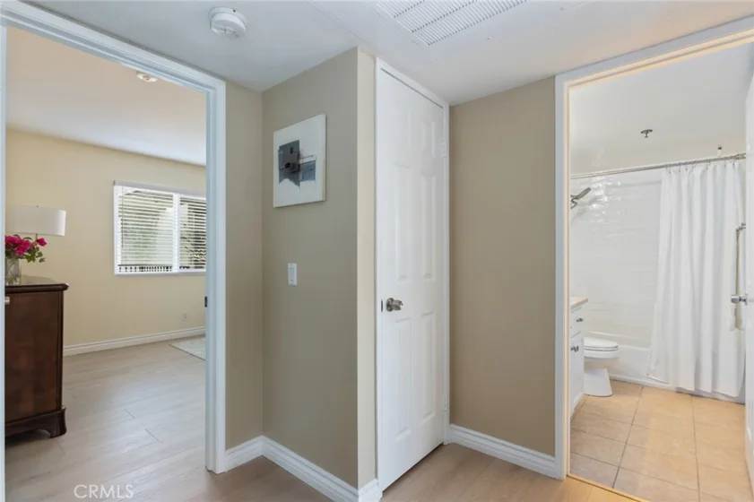 726 Elm Avenue #404 photo 16
