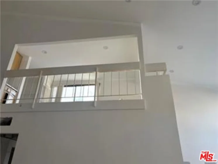 5310 Zelzah Avenue #303 photo 3