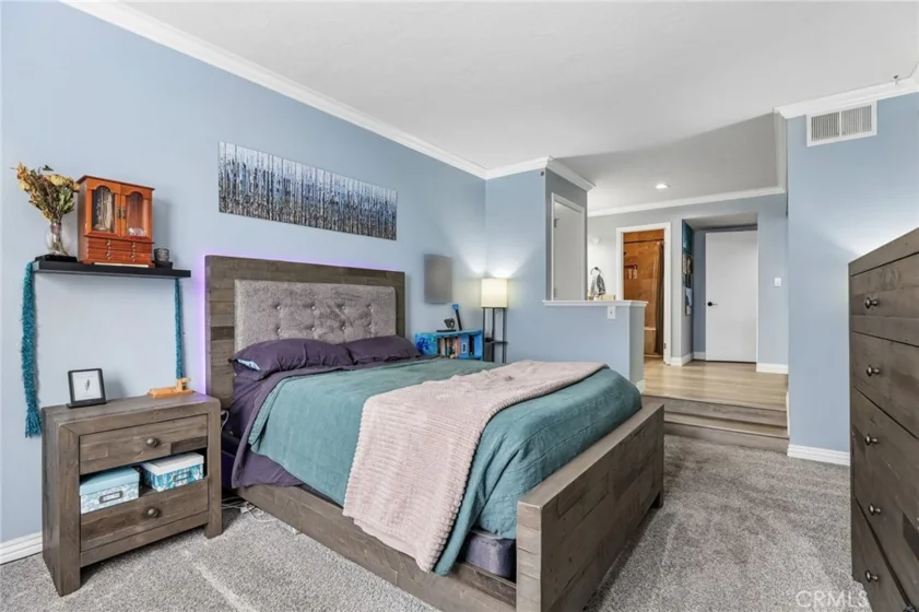 2330 Vanguard photo 14