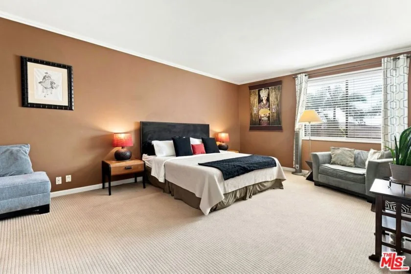 8455 Fountain Avenue #206 photo 5