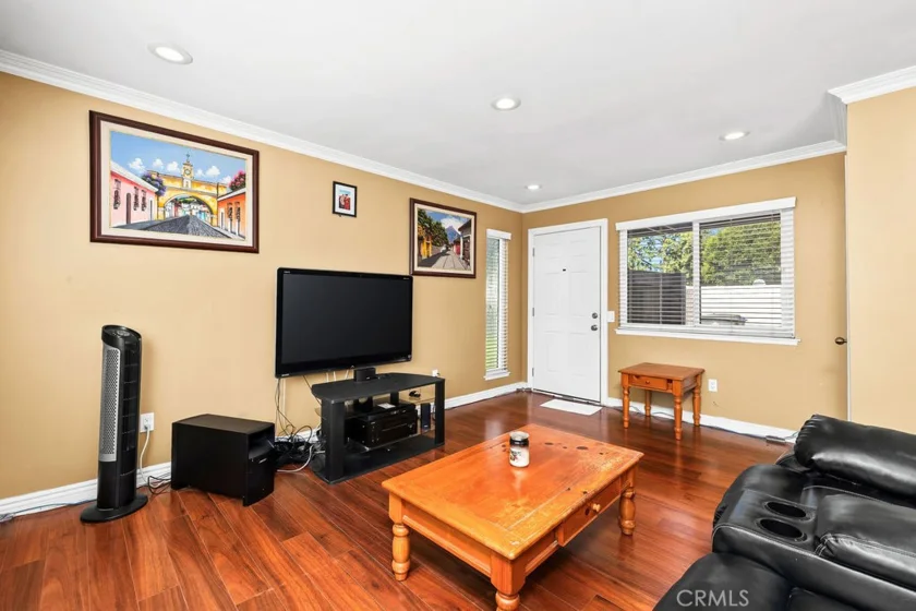 409 N Via Roma photo 20