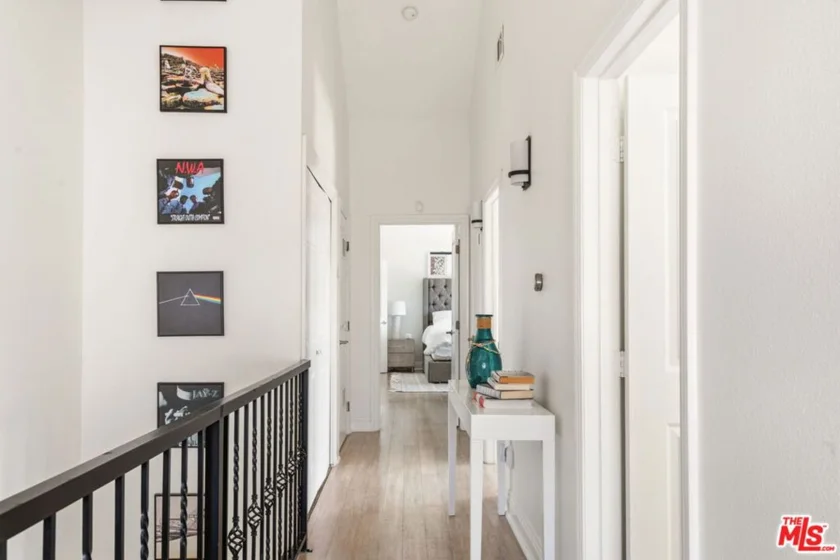 1010 N Curson Avenue #101 photo 17