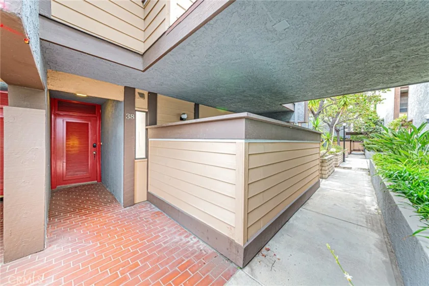 421 S Van Ness photo 2