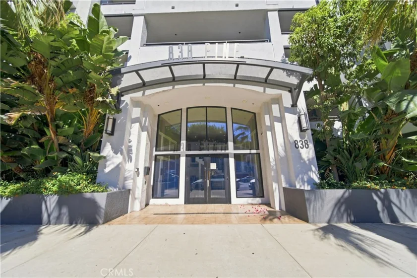 838 Pine photo 1