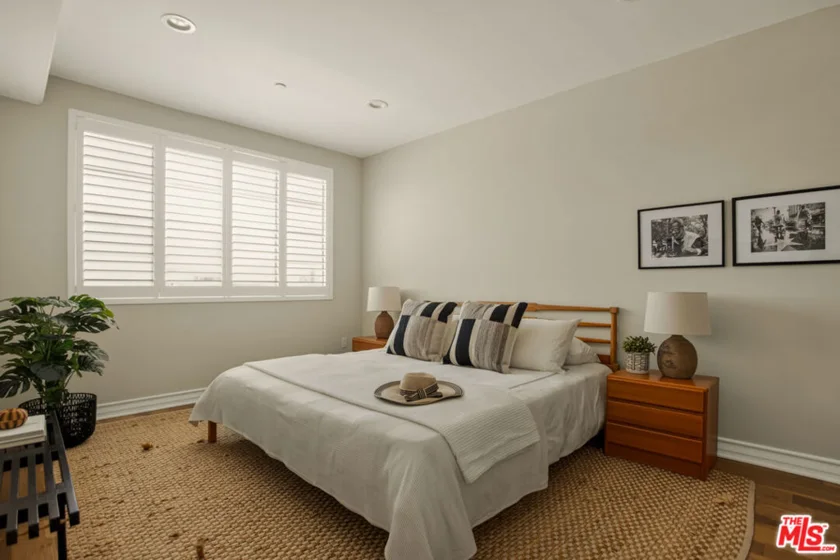 837 N Hudson Avenue #402 photo 3