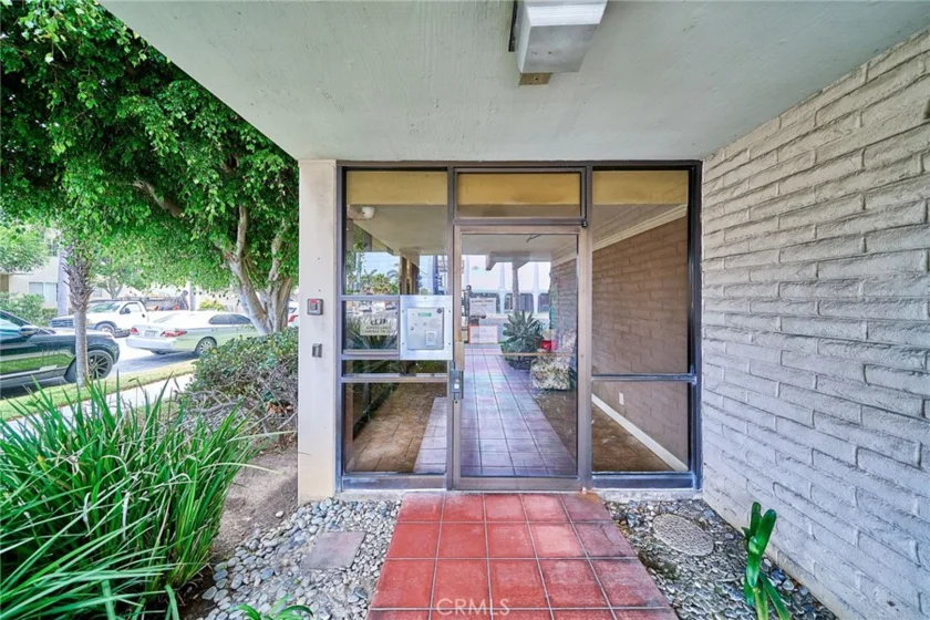 605 Redondo Avenue #203 photo 34