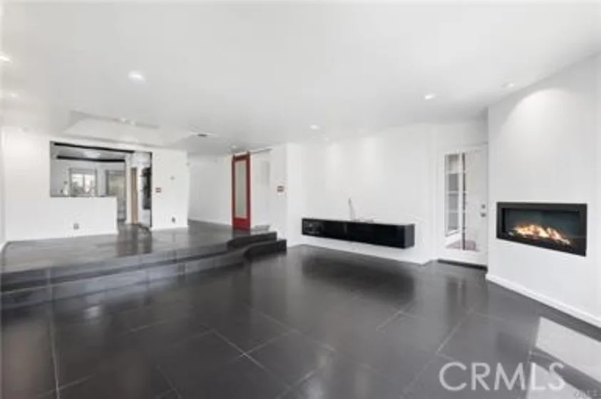 23332 Coso photo 15