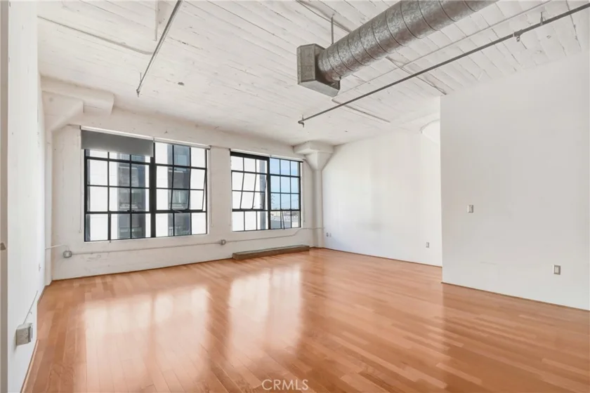 200 N San Fernando photo 13