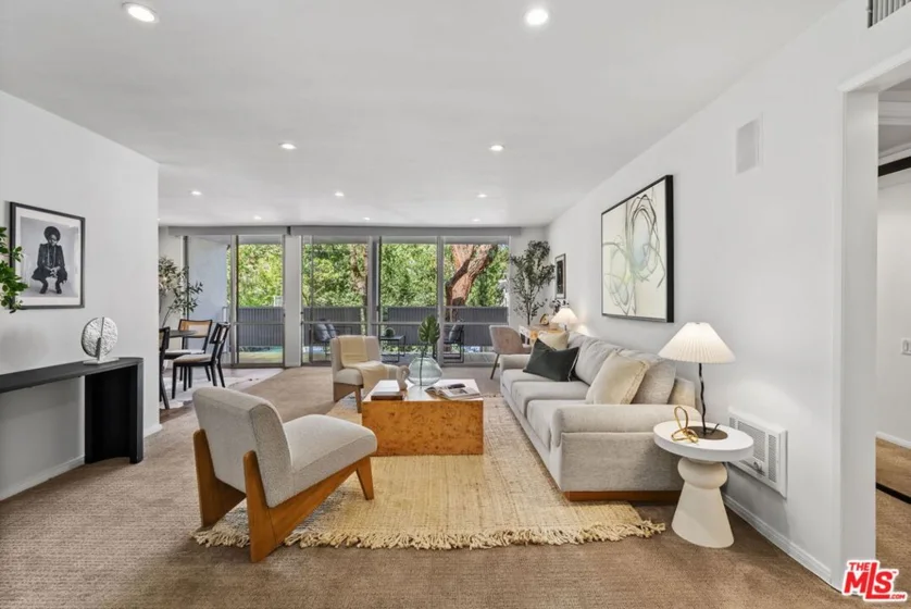 850 N Kings Road #210 photo 1