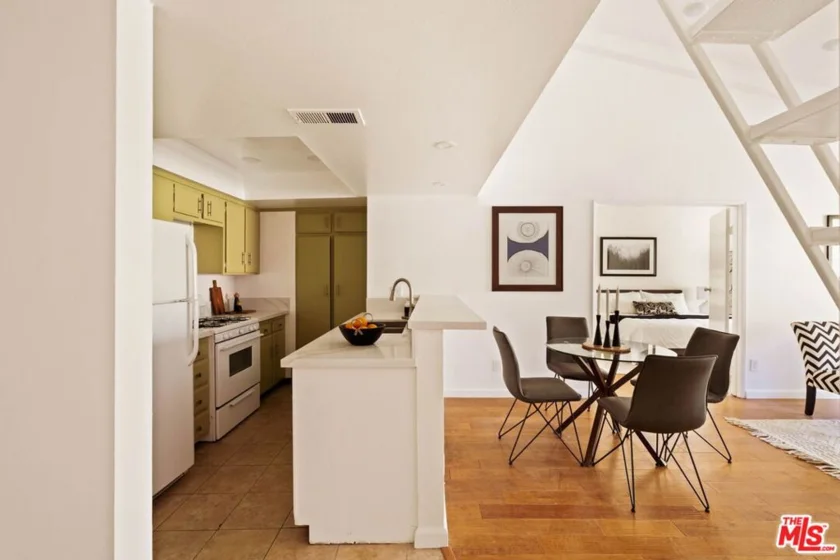 2700 Cahuenga Boulevard #4303 photo 5