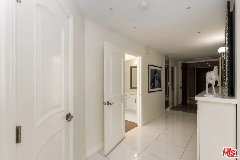 4460 Wilshire Boulevard #207 photo 5