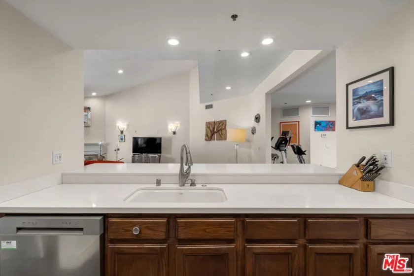 1722 Malcolm Avenue #304 photo 17