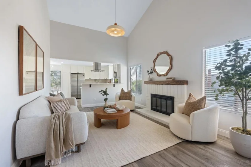 2053 Golden Circle Drive photo 1