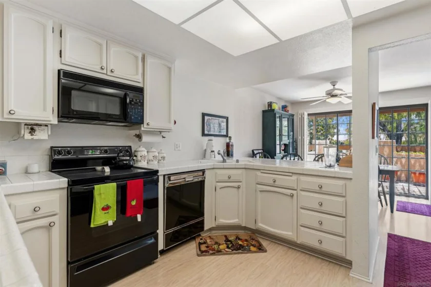 11872 Bernardo Terrace Unit A photo 26