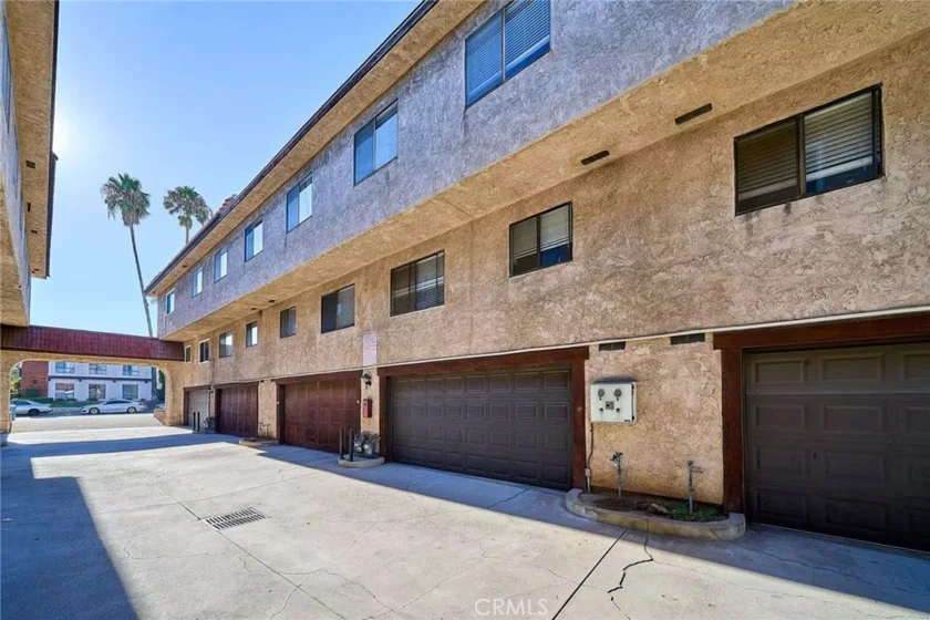 218 N Marguerita Avenue photo 18