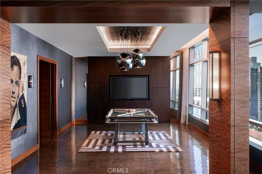 900 W Olympic Boulevard #46B photo 31