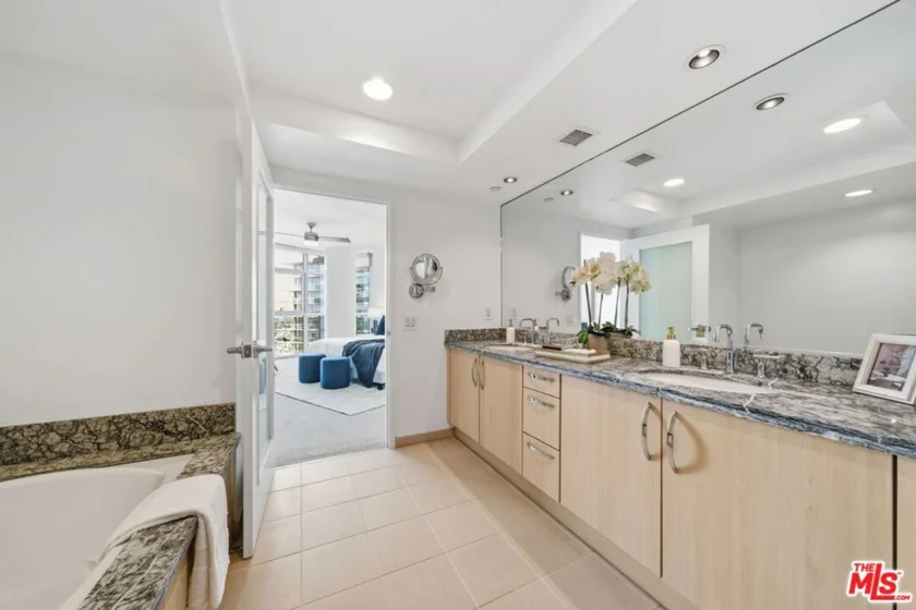 13650 Marina Pointe Drive #1603 photo 37