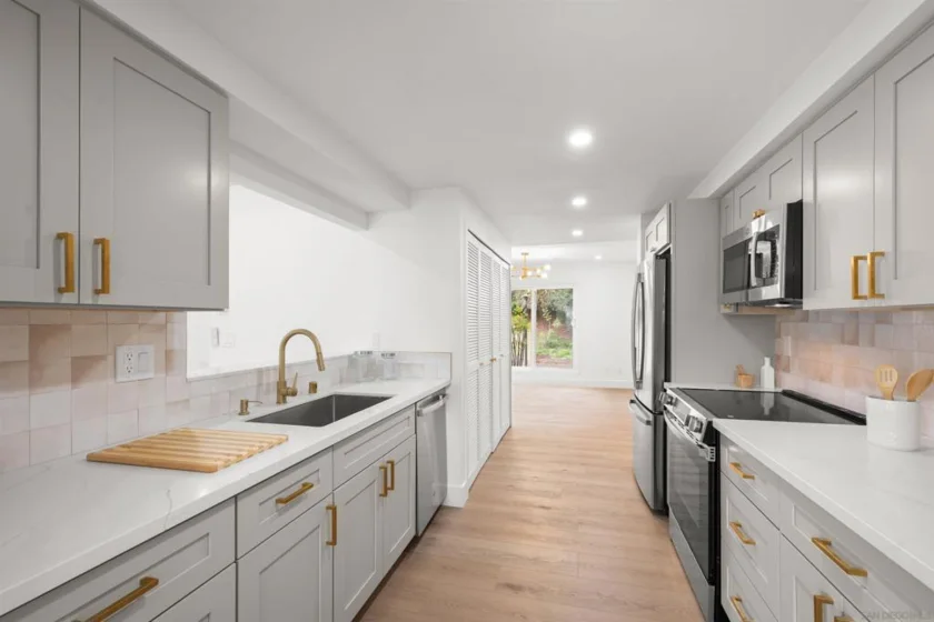 4012 Mount Acadia photo 62
