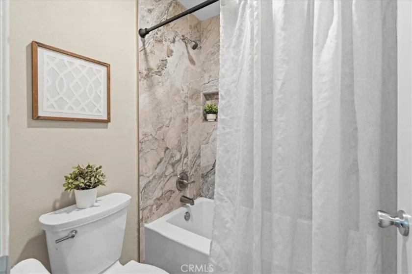 208 Springview photo 22