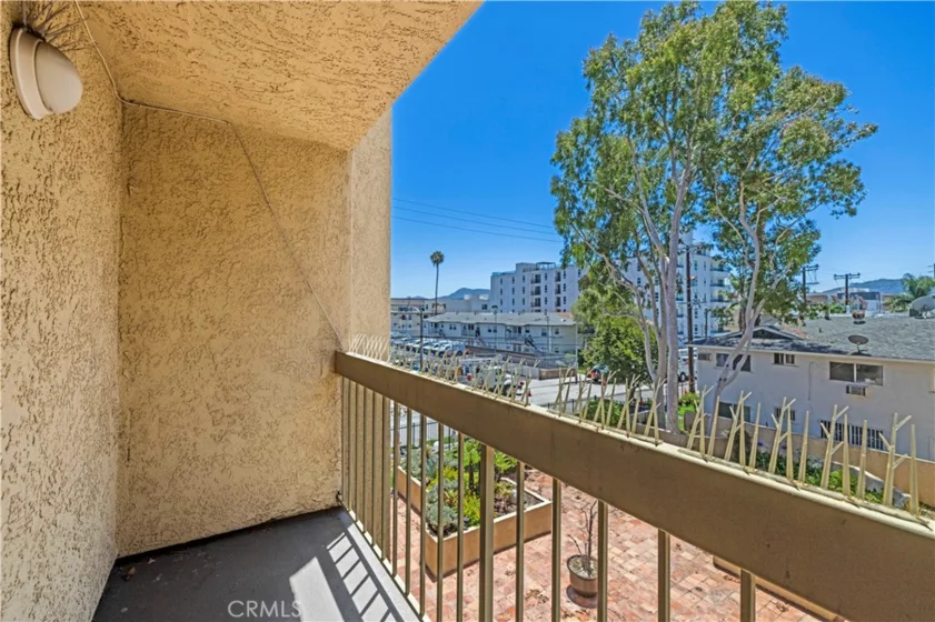 5143 Bakman Avenue #320 photo 5