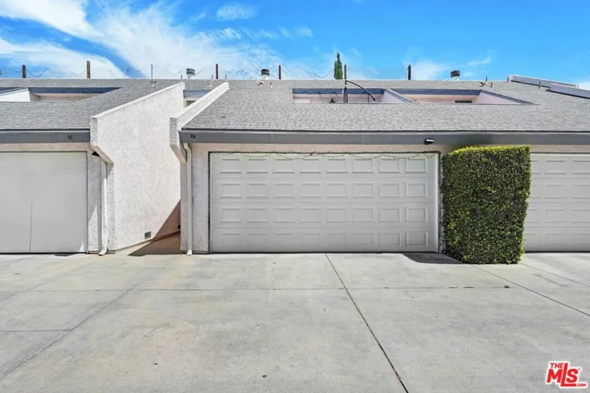 21333 Lassen Street #8B photo 2