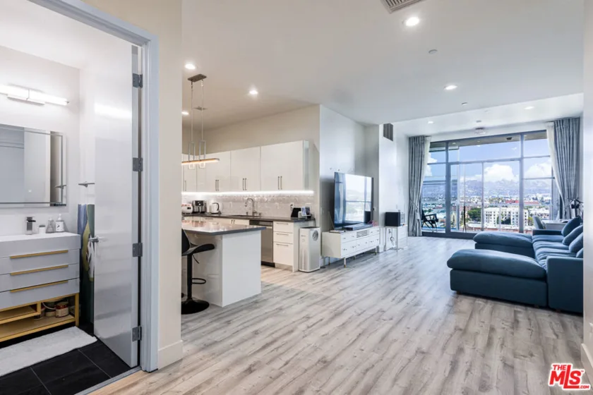 3223 W 6th Street #902 photo 12
