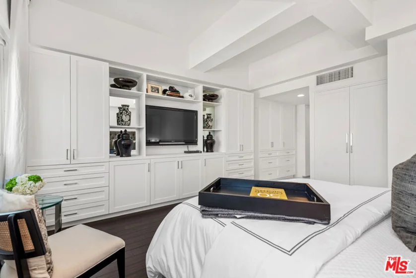 10701 Wilshire Boulevard #1202 photo 18